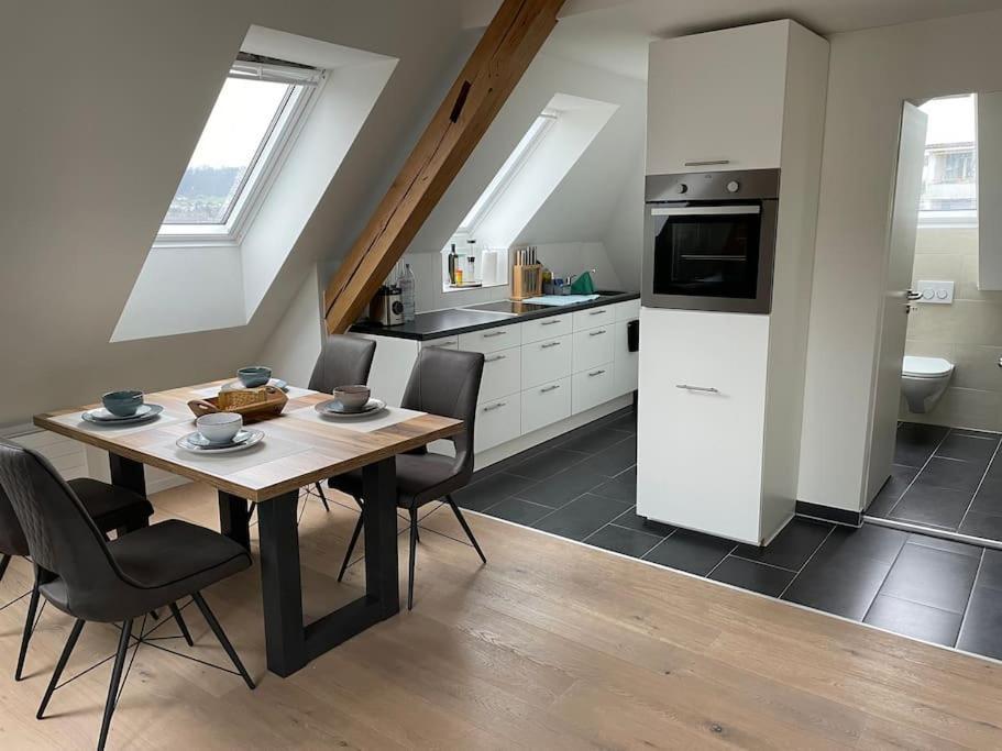 Gemuetliche & Zentrale Wohnung In Der Stadt Zuerich Zurique Exterior foto